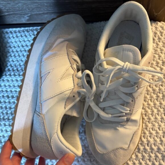 Womens New Balance 237s - Cream and White, very gently used, Size 8 - Picture 1 of 6
